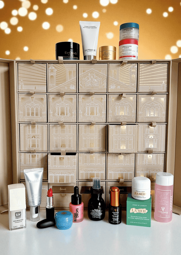 A Moment of Beauty, Unboxed | Unlock Your Unique Holiday Ritual(2025)
