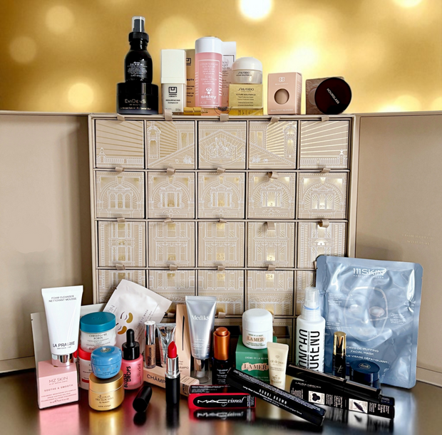 A Moment of Beauty, Unboxed | Unlock Your Unique Holiday Ritual(2025)